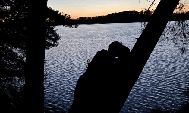 S’évader en couple : pourquoi c’est essentiel et comment le faire même avec une vie chargée